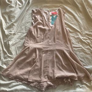 Xtaren Beige Zip-Up Dress